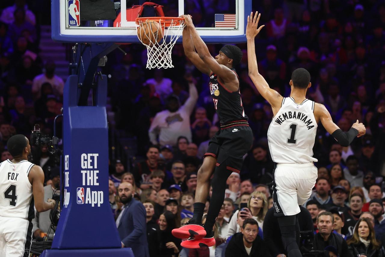 世界杯高清平台-40分惨败马刺，76人脸都丢尽了！文班汗都没出，探花被榜眼完爆