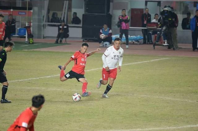 世界杯直播下载指南-“足球之乡”的体育大生意丨城市经济学